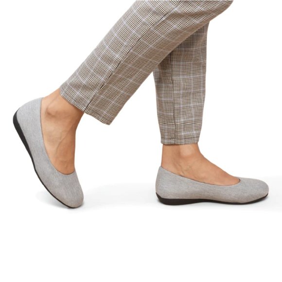 Baubax Gray Dressy Flats Size: 8 - Picture 1 of 12